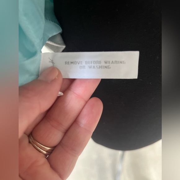 Ann Taylor three button blazer size 8 item 08-03 - Picture 7 of 12